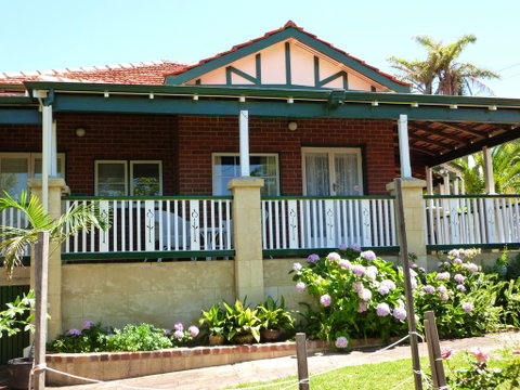 Exley House B&B - Accommodation Gladstone 0