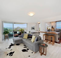 Experience Bondi Beach As Your Backdrop - Accommodation Gladstone