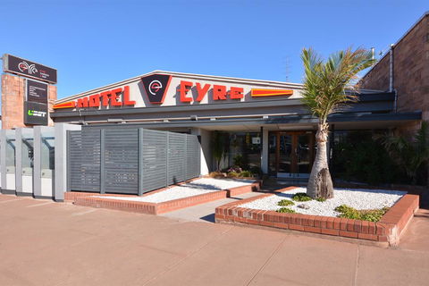 Eyre Hotel - Accommodation Gladstone 2