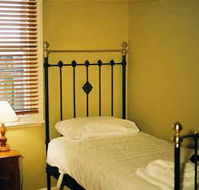 Eyre House - Accommodation Gladstone