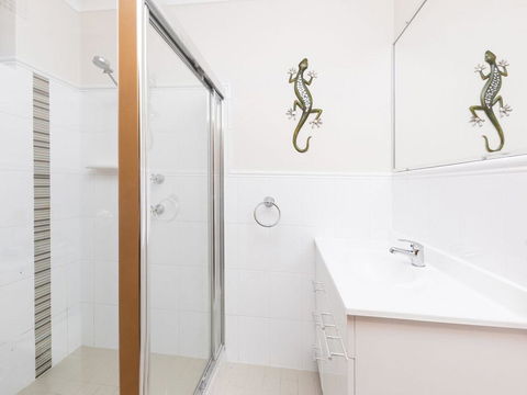 Fairholme 12 - Accommodation Gladstone 1