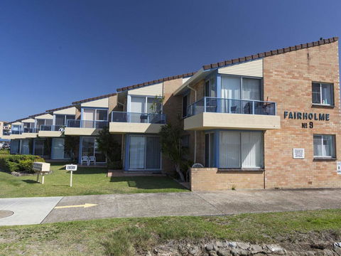 Fairholme 12 - Accommodation Gladstone 2