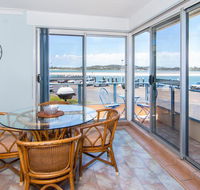 Fairholme 8 Perfect Lakefront Position - Accommodation Gladstone