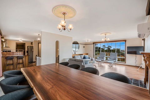 FAMILY With Children Of All Ages - Water/Bridge View - Accommodation Gladstone 2