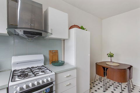 Family-friendly Apartment In Green Glen Iris - Accommodation Gladstone 3