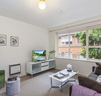 Family-friendly apartment in green Glen Iris - Accommodation Gladstone