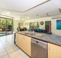 Fannie Bay Art House - Accommodation Gladstone