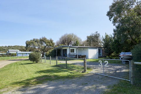 Far View - Accommodation Gladstone 3