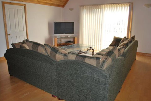 Farm Lane Retreat - Accommodation Gladstone 2