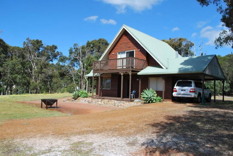 Farm Lane Retreat - Accommodation Gladstone 0
