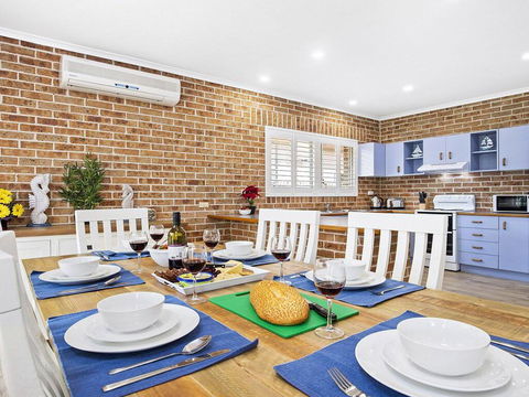 Fern Way Beach House - 70m To Beach - Accommodation Gladstone 3