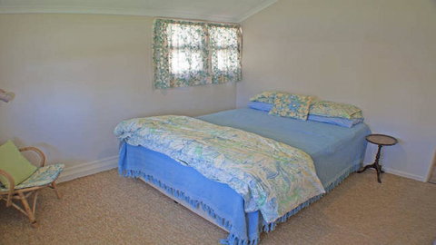 Fingal Beach Beach Shack - Accommodation Gladstone 1
