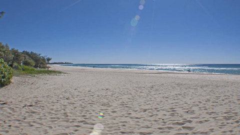 Fingal Beach Beach Shack - Accommodation Gladstone 2