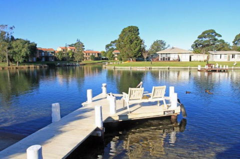 Fisherman's Delight Waterfront - Accommodation Gladstone 0