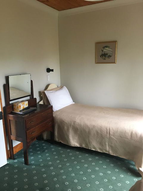 Fitzpatricks Inn - Accommodation Gladstone 1