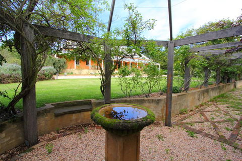 Fitzroy Inn Historic Retreat Mittagong - Accommodation Gladstone 0