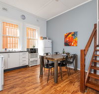 Five Ways CBD Apartment - Spacious Wifi Free Parking - Accommodation Gladstone