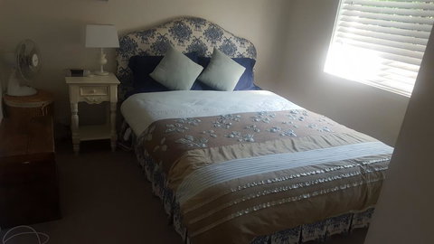 Flat In Heart Of Griffith - Accommodation Gladstone 1