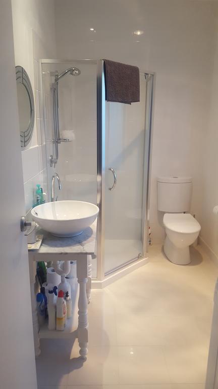 Flat In Heart Of Griffith - Accommodation Gladstone 2