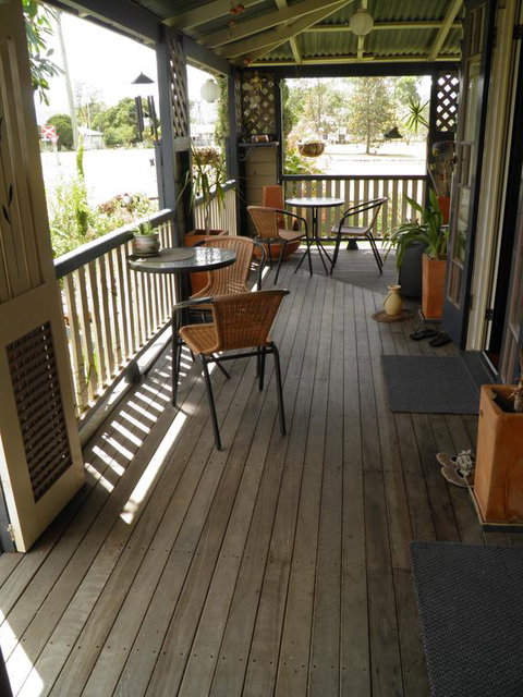 Follywood Guesthouse B&B - Accommodation Gladstone 3