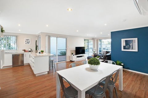 Forest View Villa - Accommodation Gladstone 0