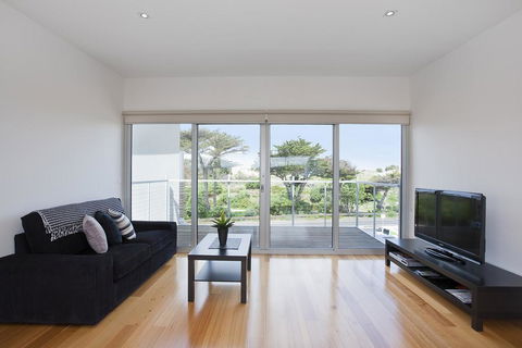 Four Kings Apartment - Deluxe 2br #3 - Accommodation Gladstone 1