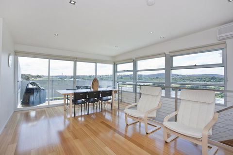 Four Kings Apartment - Deluxe 2br #3 - Accommodation Gladstone 2