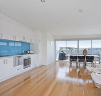 Four Kings Apartment - Deluxe 2br 3 - Accommodation Gladstone