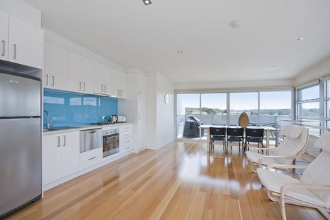 Four Kings Apartment - Deluxe 2br #3 - Accommodation Gladstone 0