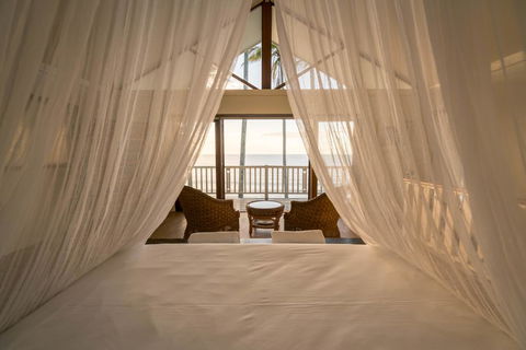 Frangipani Beach House - Newell Beach - Accommodation Gladstone 1