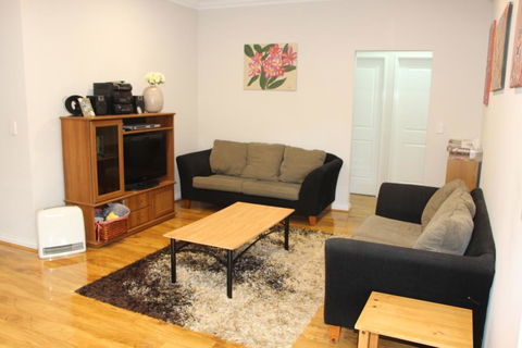 Frangipani Villa Innaloo - Accommodation Gladstone 3