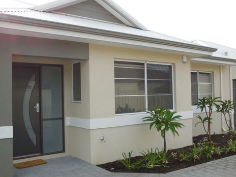 Frangipani Villa Innaloo - Accommodation Gladstone 0