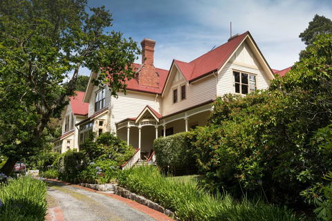Franklin Manor - Accommodation Gladstone 0