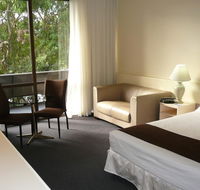 Frankston International - Accommodation Gladstone