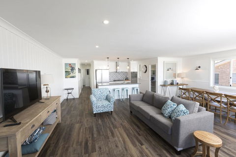 FYNE SHORES - Accommodation Gladstone 2