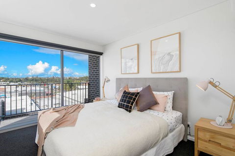 G149 Apartment 4 - Accommodation Gladstone 3