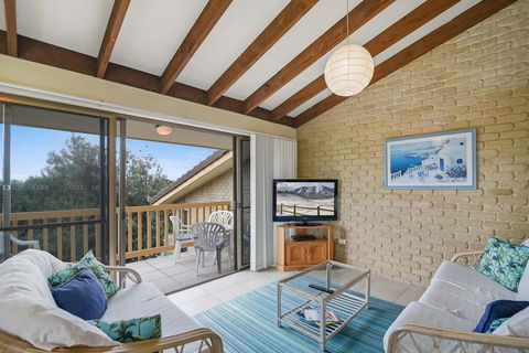 Galleries 3 - 3/28 Peregian Esplanade - Accommodation Gladstone 0