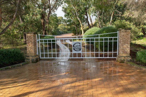 Garden Pavilion - Art House Yallingup - Accommodation Gladstone 1