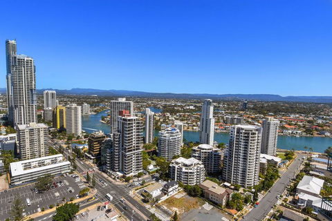 GCR Crown Towers Resort Private Apartment - Accommodation Gladstone 2