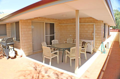 Geraldton Luxury Vacation Home - Accommodation Gladstone 1
