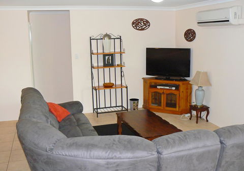 Geraldton Luxury Vacation Home - Accommodation Gladstone 2
