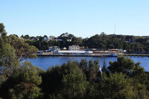 GG Gateway To The Gordon - Accommodation Gladstone 0