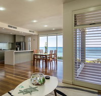 Glenelg Absolute Beachfront - One of Only Two Homes - Accommodation Gladstone