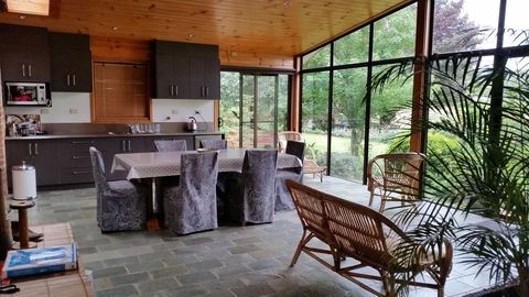 Glenhope Alpaca Farm Suites - Accommodation Gladstone 0