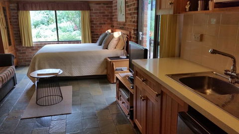 Glenhope Alpaca Farm Suites - Accommodation Gladstone 3