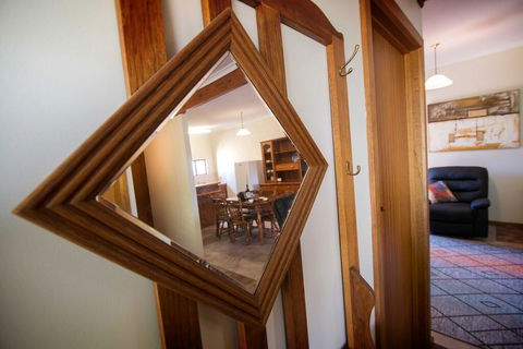 Glenlee Cottage - Accommodation Gladstone 3