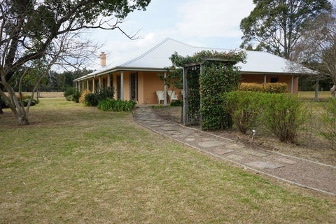 Glenmore Country Estate - Accommodation Gladstone 2