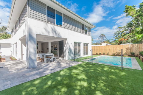 Going Coastal On Sunshine - Accommodation Gladstone 0