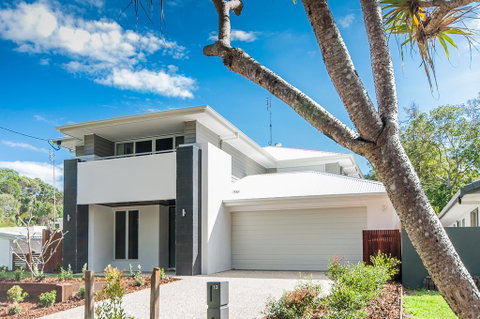 Going Coastal On Sunshine - Accommodation Gladstone 1