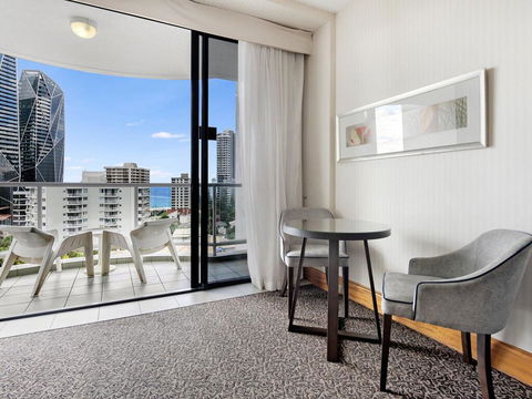Gold Tower 8th Level Private Two Bedroom Dual Key - Accommodation Gladstone 1
